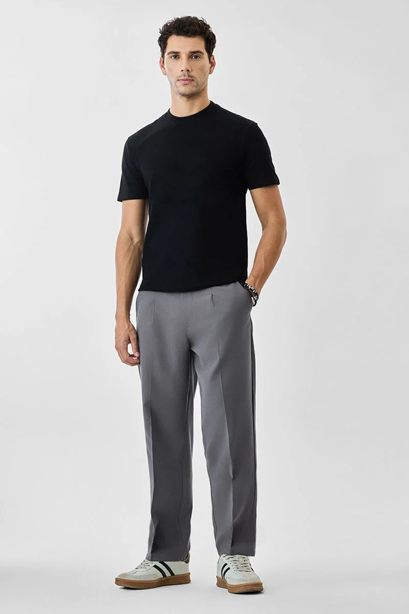 سنيتش بنطلون رمادي بقصة مريحة